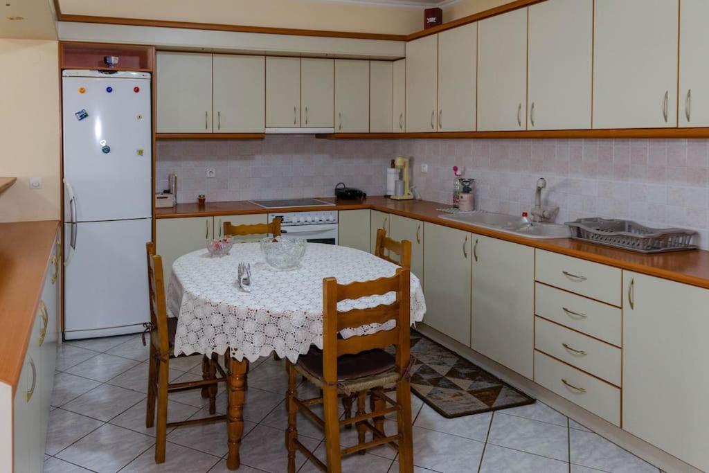 Apartamento Dimitri'S Mountain House Karpenísion Exterior foto